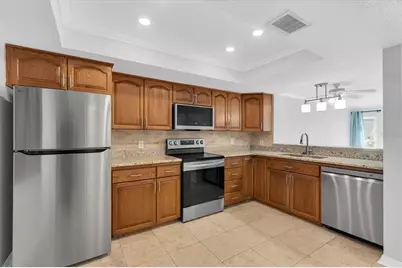 4902 38th Way S #109, Saint Petersburg, FL 33711 - Photo 7