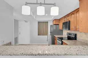 4902 38th Way S, Saint Petersburg, FL 33711 - Photo 3