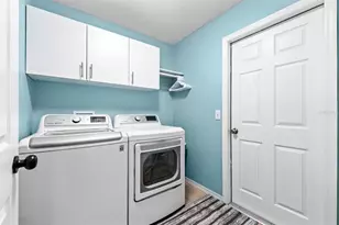 27323 New Smyrna Dr, Wesley Chapel, FL 33544 - Photo 23