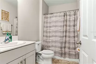 7512 Wallflower Trl, Wesley Chapel, FL 33545 - Photo 19
