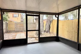 5156 Tennis Ct Cir, Tampa, FL 33617 - Photo 19