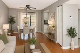 5156 Tennis Ct Cir, Tampa, FL 33617 - Photo 7