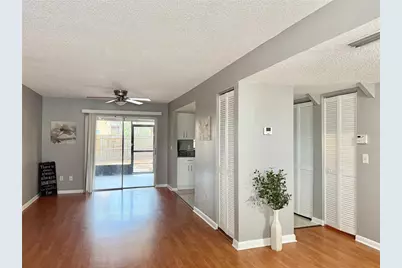 5156 Tennis Court Circle, Tampa, FL 33617 - Photo 3