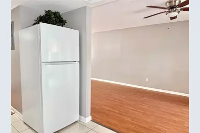 5156 Tennis Court Circle, Tampa, FL 33617 - Photo 11