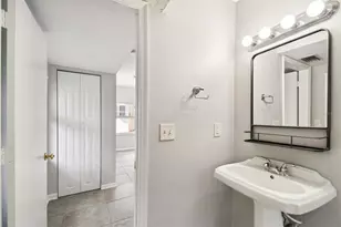 2918 W Coachman Ave, Tampa, FL 33611 - Photo 49