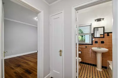 2918 W Coachman Avenue, Tampa, FL 33611 - Photo 29