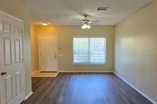 30058 Granda Hills Ct, Wesley Chapel, FL 33543 - Photo 5