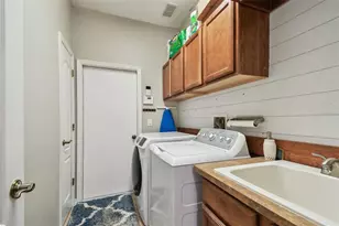 3025 Naughton Way, Tarpon Springs, FL 34688 - Photo 57