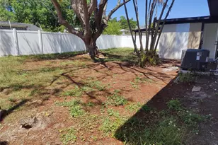 7498 Orpine Dr N, Saint Petersburg, FL 33702 - Photo 27