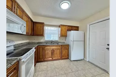 10015 N Aster Avenue #B, Tampa, FL 33612 - Photo 9