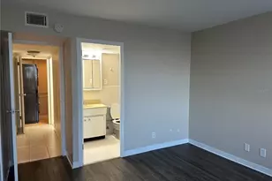 10355 Paradise Blvd, Treasure Island, FL 33706 - Photo 9