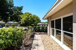 75 Woodcutter Ln, Palm Harbor, FL 34683 - Photo 13