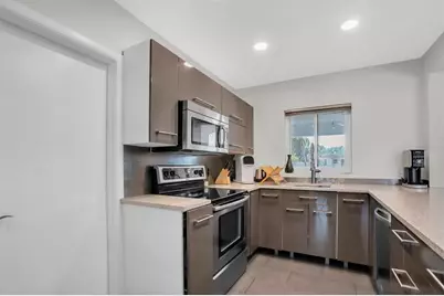 5909 4th Avenue N, Saint Petersburg, FL 33710 - Photo 9