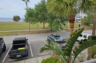 611 B Destiny Dr, Ruskin, FL 33570 - Photo 9