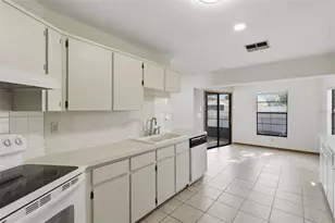 12824 Lake Tree Ln, Hudson, FL 34669 - Photo 9