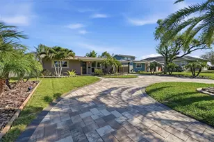 471 42nd Ave NE, Saint Petersburg, FL 33703 - Photo 7