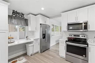 4718 22nd St N, Saint Petersburg, FL 33714 - Photo 9