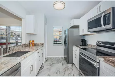 3876 Island Way, Saint Petersburg, FL 33705 - Photo 17