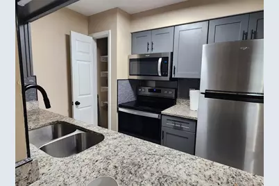 211 Thorn Tree Place #211, Brandon, FL 33510 - Photo 9