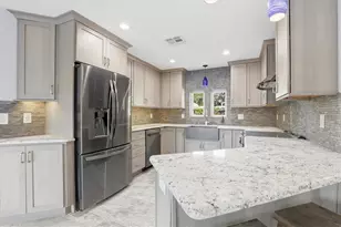 302 Georgia Ave, Crystal Beach, FL 34681 - Photo 15