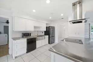 700 Druid Way, Lutz, FL 33548 - Photo 7