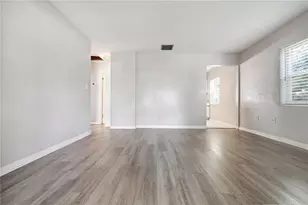 9314 N Ashley St, Tampa, FL 33612 - Photo 9