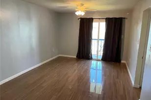 5052 Terrace Club Ln, Tampa, FL 33617 - Photo 7
