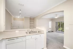 9301 Crescent Loop Cir, Tampa, FL 33619 - Photo 15