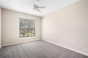 9301 Crescent Loop Cir, Tampa, FL 33619 - Photo 17