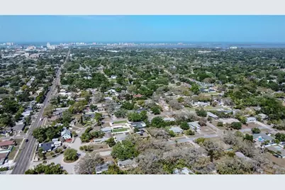 305 Baker Avenue, Clearwater, FL 33755 - Photo 43