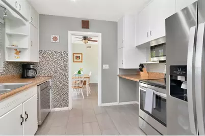 305 Baker Avenue, Clearwater, FL 33755 - Photo 17