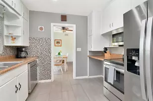 305 Baker Ave, Clearwater, FL 33755 - Photo 17