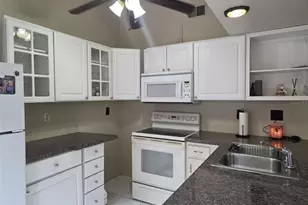 2674 Macklin Ct, Palm Harbor, FL 34684 - Photo 5