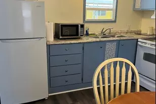 38961 Stapley Cir, Zephyrhills, FL 33540 - Photo 5