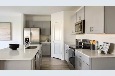 34799 Blossom Fall Path, Zephyrhills, FL 33541 - Photo 7