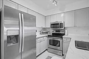 2400 Feather Sound Dr, Clearwater, FL 33762 - Photo 7