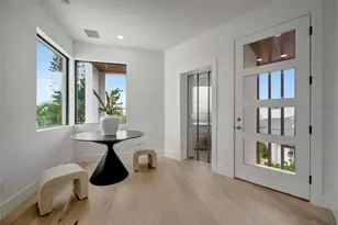 7176 S Shore Dr S, Saint Petersburg, FL 33707 - Photo 3