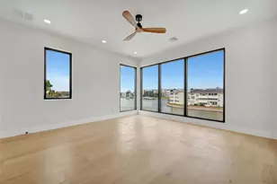 7176 S Shore Dr S, Saint Petersburg, FL 33707 - Photo 27