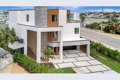 7176 S Shore Drive S, Saint Petersburg, FL 33707 - Photo 1