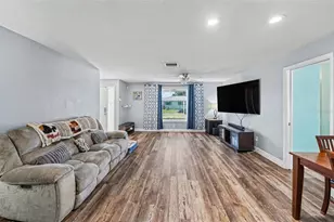 2561 Blackwood Cir, Clearwater, FL 33763 - Photo 7