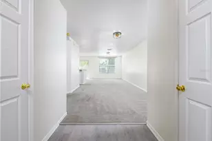 9619 Carlsdale Dr, Riverview, FL 33578 - Photo 3