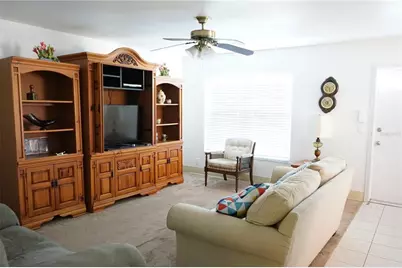 101 Cambridge Trl #205, Sun City Center, FL 33573 - Photo 5