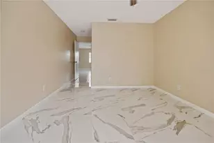 7906 George Washington Ln, Tampa, FL 33637 - Photo 11