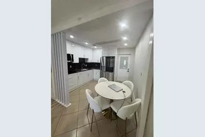 2593 38th Avenue N #B, Saint Petersburg, FL 33713 - Photo 5