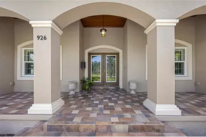 926 Cordova Boulevard NE, Saint Petersburg, FL 33704 - Photo 3