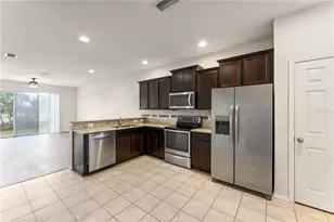 4912 White Sanderling Ct, Tampa, FL 33619 - Photo 7