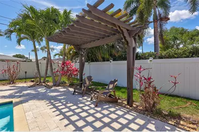 3890 Benson Avenue N, Saint Petersburg, FL 33713 - Photo 37