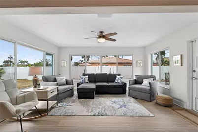 2 79th Street S, Saint Petersburg, FL 33707 - Photo 17