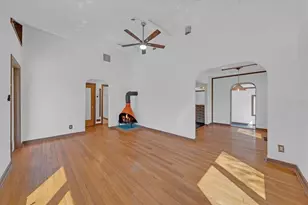 225 17th Ave SE, Saint Petersburg, FL 33701 - Photo 13