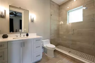 2402 W Parkland Blvd, Tampa, FL 33609 - Photo 35